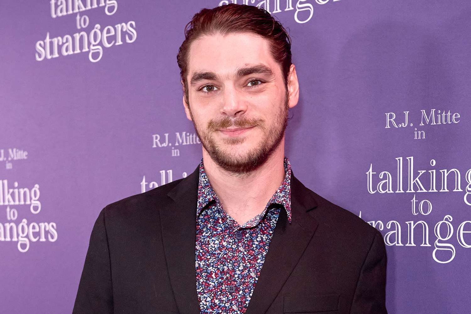 RJ Mitte, Breaking Bad actor who played Walter White Jr., dies at 34 after championing disability rights.