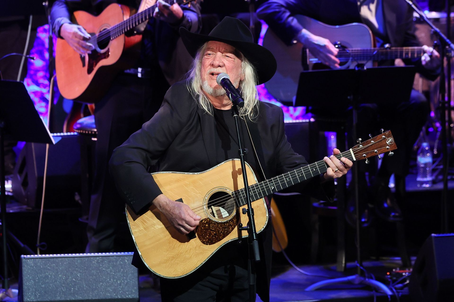 John Anderson, country music legend known for “Swingin’” and “Seminole Wind.”